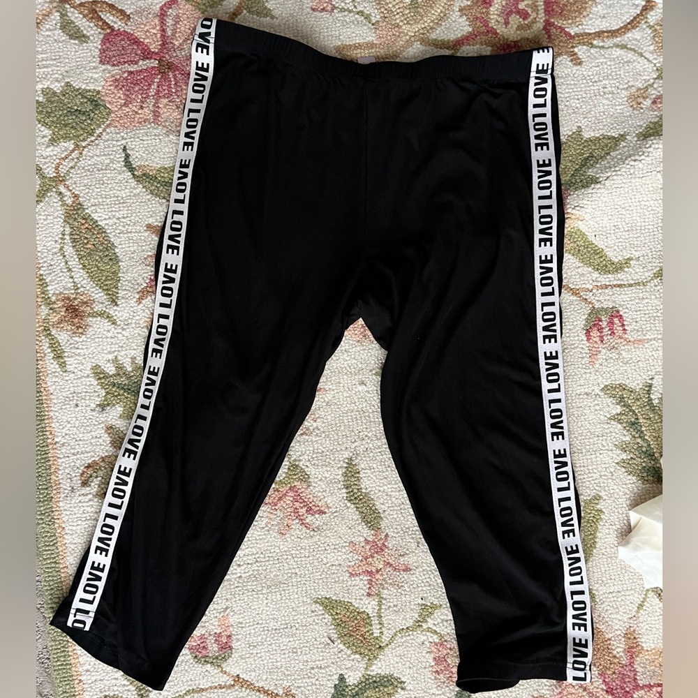 SOFT capris